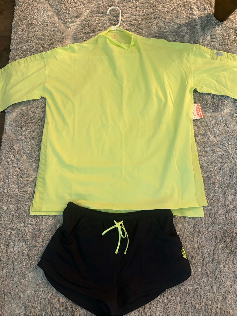 Set/bundle FP Movement "Throw Over" Tunic, paired w/ Fly Zone shorts, XS